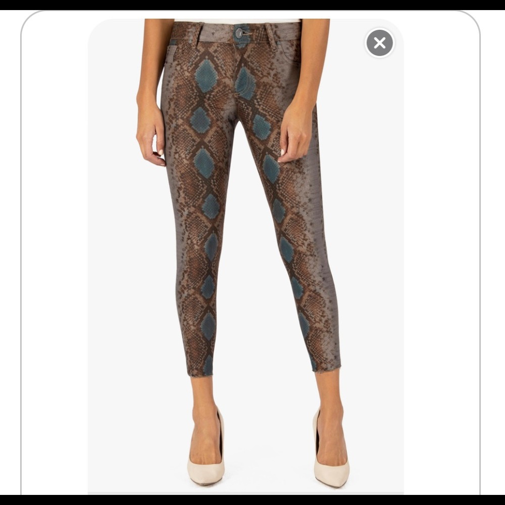 Kut from the Kloth Donna Denim Snakeskin frayed hem jeans